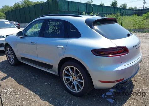 2017 Porsche Macan Gts z USA, uszkodzony, nr VIN WP1AG2A52HLB56068